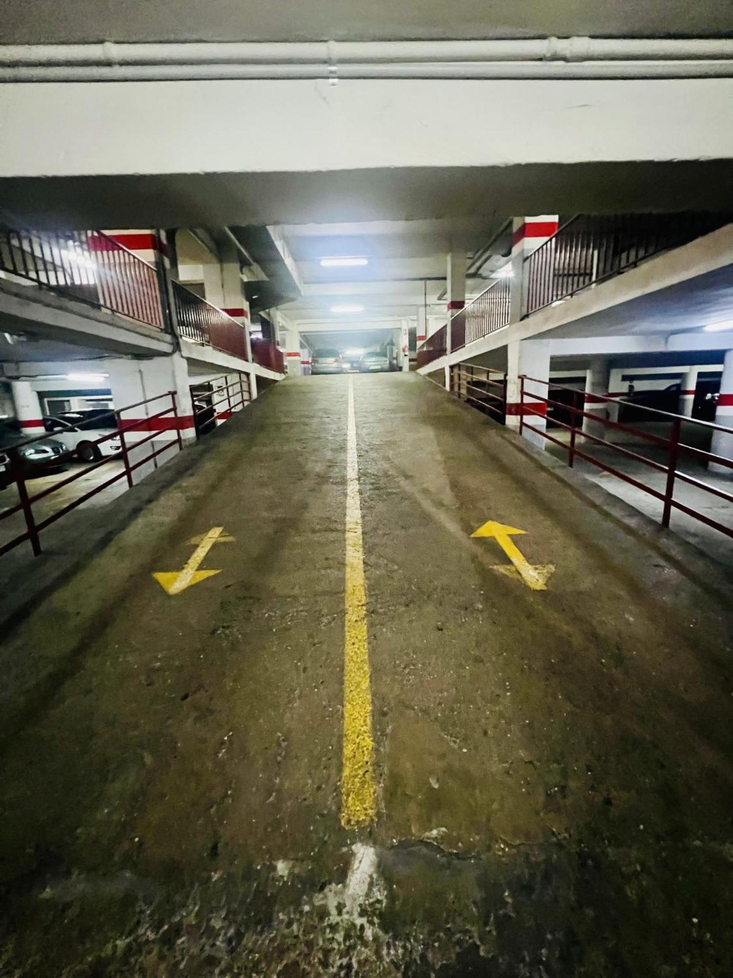 A Orillas Del Pilar Con Parking Zaragoza Kültér fotó