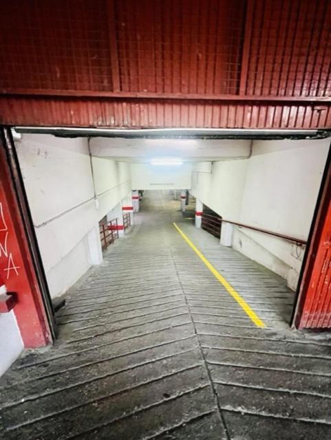 A Orillas Del Pilar Con Parking Zaragoza Kültér fotó